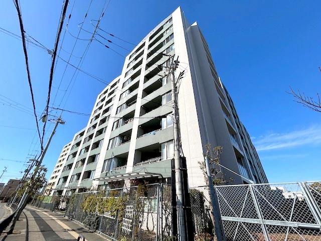 3LDK apartment in Neyagawa, Osaka - Photo 1