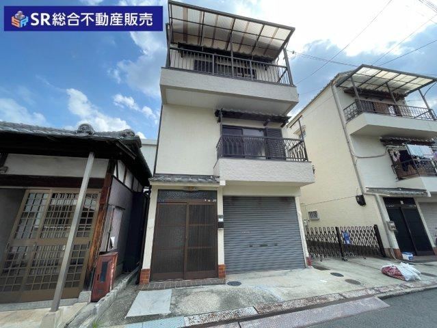 3DK house in Higashiosaka, Osaka - Photo 1