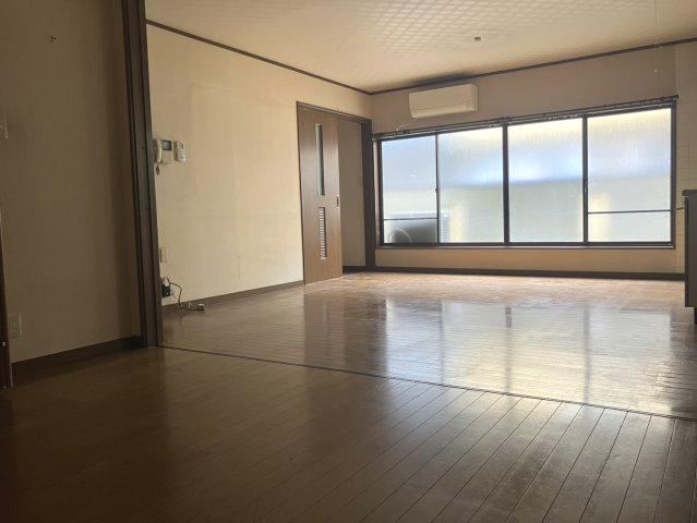 5LDK house in Asahi Ward, Osaka - Photo 1