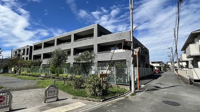 3LDK apartment in Fuchu, Tokyo - Photo 1