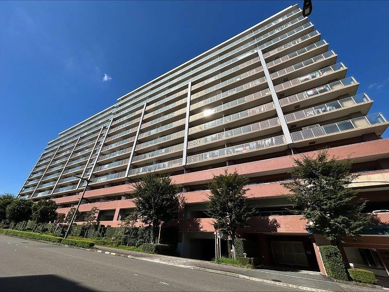 4LDK apartment in Hachioji, Tokyo - Photo 1