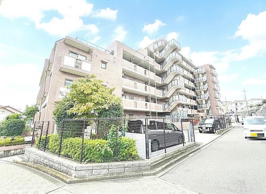 3LDK apartment in Minami Ward, Sagamihara, Kanagawa - Photo 1