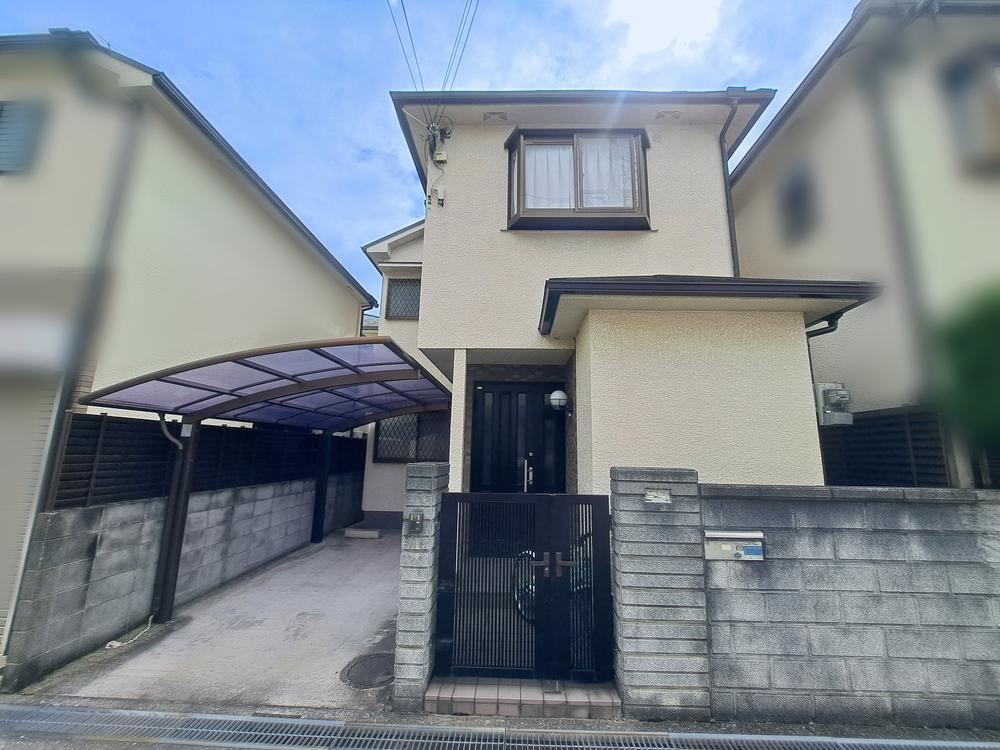 5LDK house in Toyonaka, Osaka - Photo 1