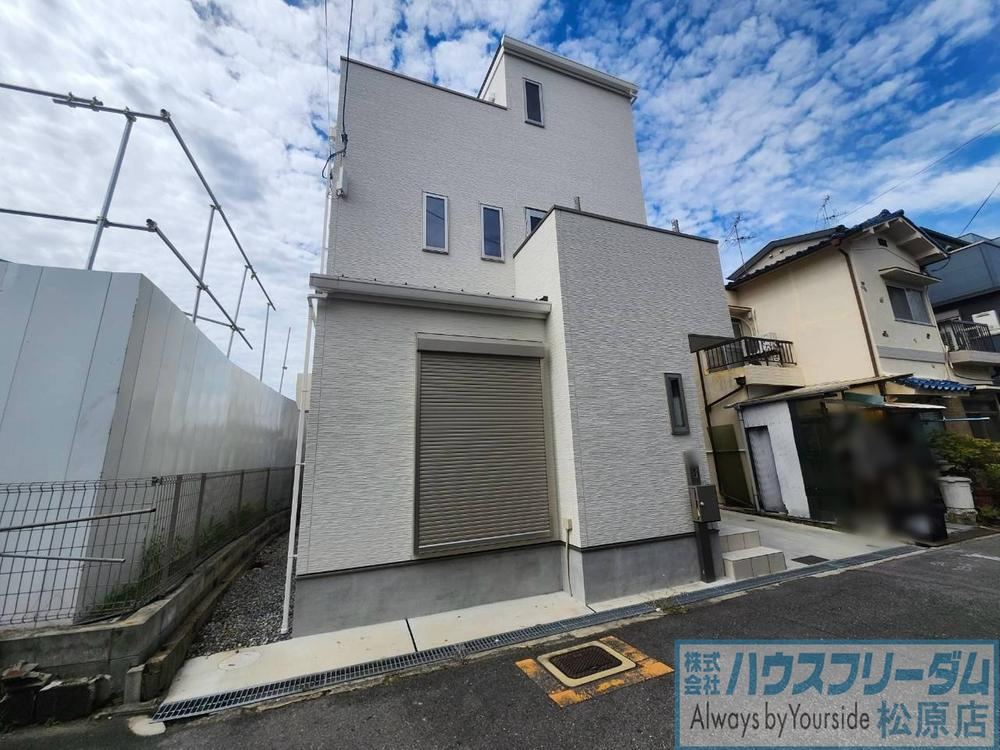3LDK house in Mihara Ward, Sakai, Osaka - Photo 1