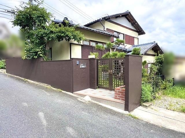 4LDK house in Ikoma, Nara - Photo 1