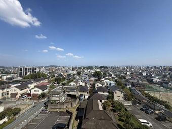 3LDK apartment in Nishi Ward