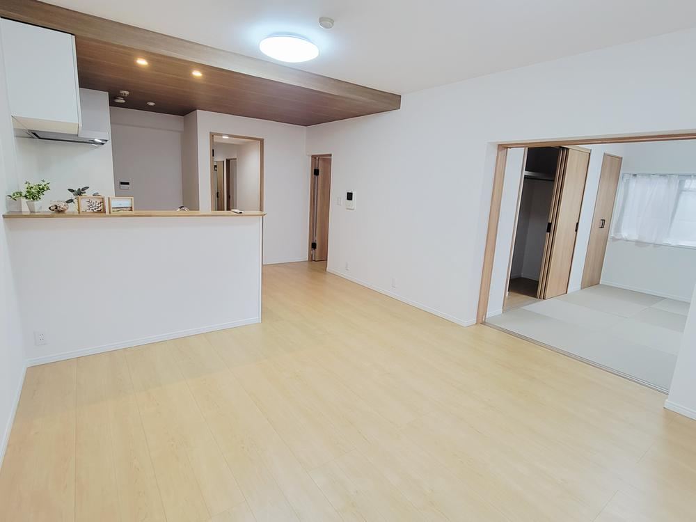 4LDK apartment in Sawara Ward, Fukuoka - Photo 1