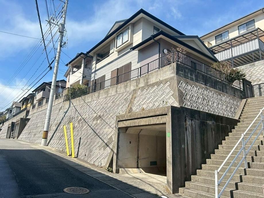 4LDK+S house in Shimonoseki, Yamaguchi - Photo 1