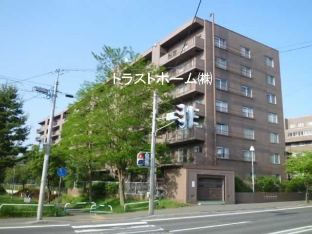 4LDK apartment in Minami Ward, Sapporo, Hokkaido - Photo 1