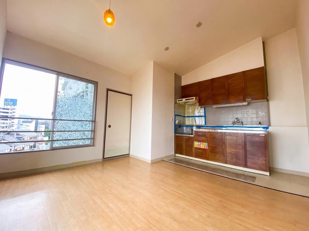 2DK apartment in Kishiwada, Osaka - Photo 1