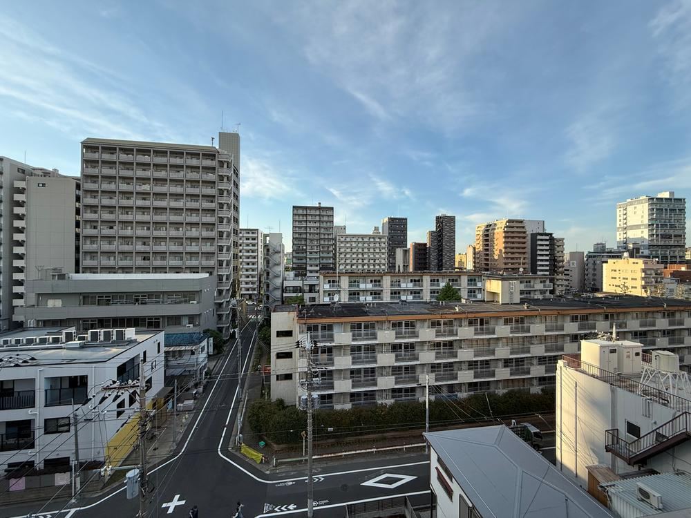2LDK apartment in Koto Ward, Tokyo - Photo 1