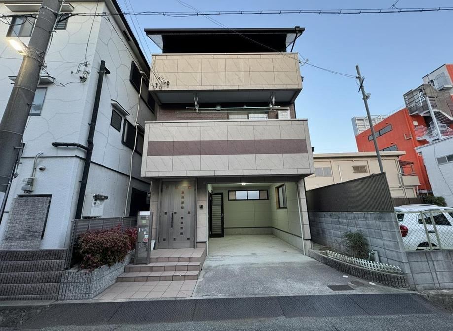 3LDK house in Toyonaka, Osaka - Photo 1