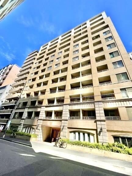 2LDK apartment in Chuo Ward, Tokyo - Photo 1