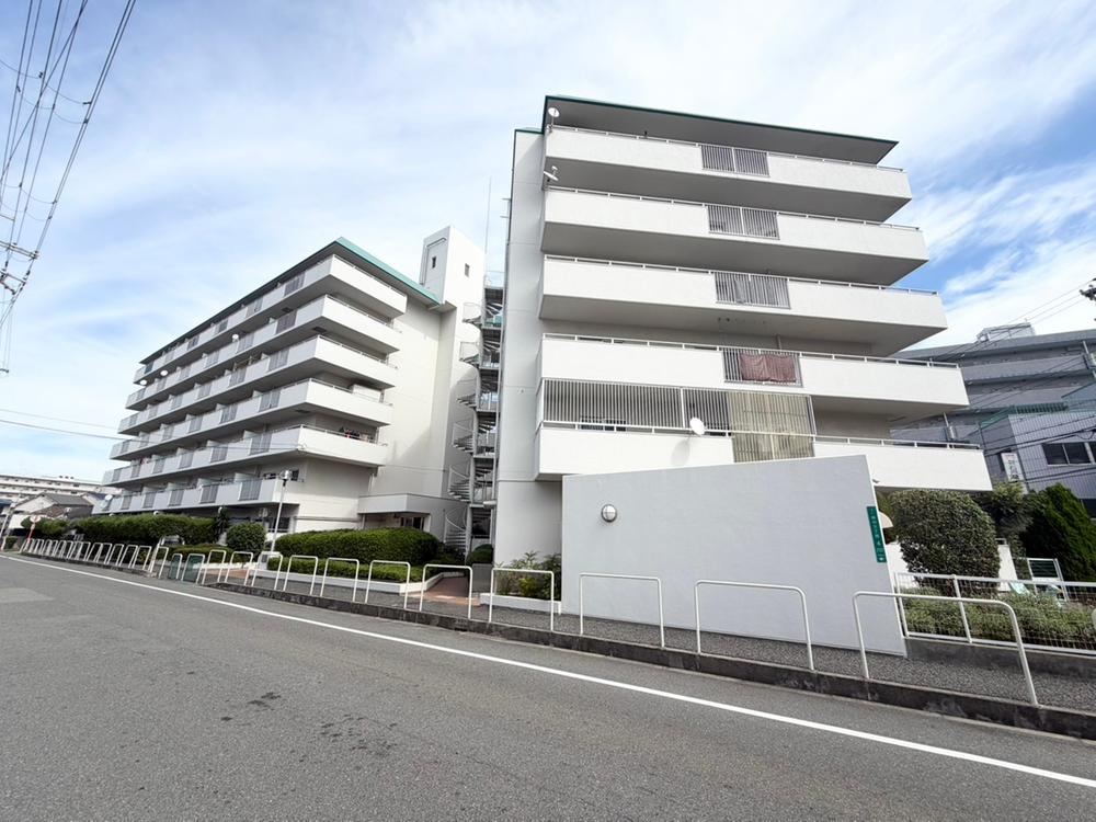 3LDK apartment in Yodogawa Ward, Osaka - Photo 1