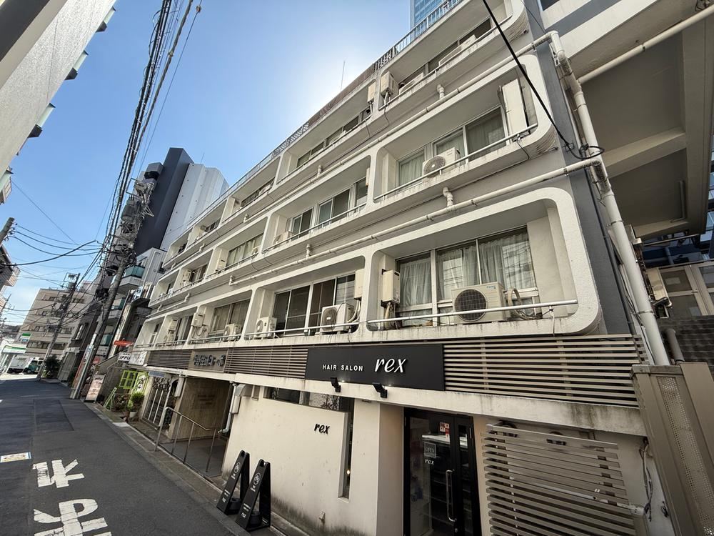2LDK apartment in Nakano Ward, Tokyo - Photo 1