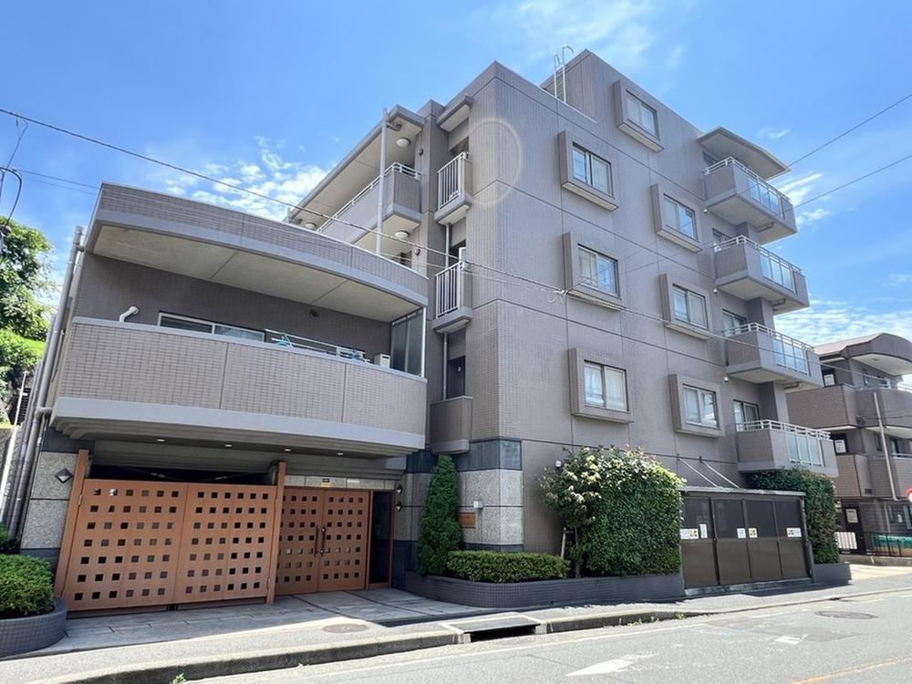 3LDK apartment in Totsuka Ward, Yokohama, Kanagawa - Photo 1