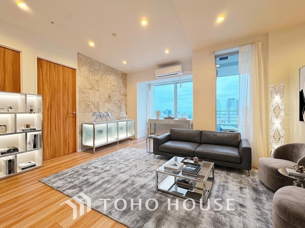 1LDK+S apartment in Shinjuku Ward, Tokyo - Photo 1