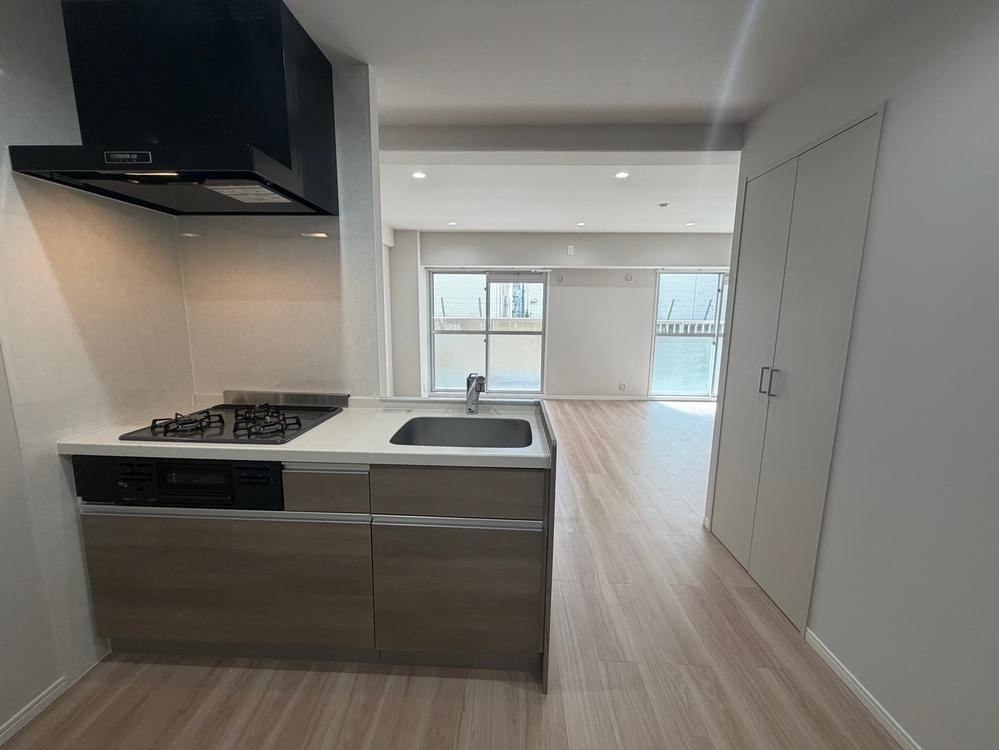 2LDK apartment in Yodogawa Ward, Osaka - Photo 1