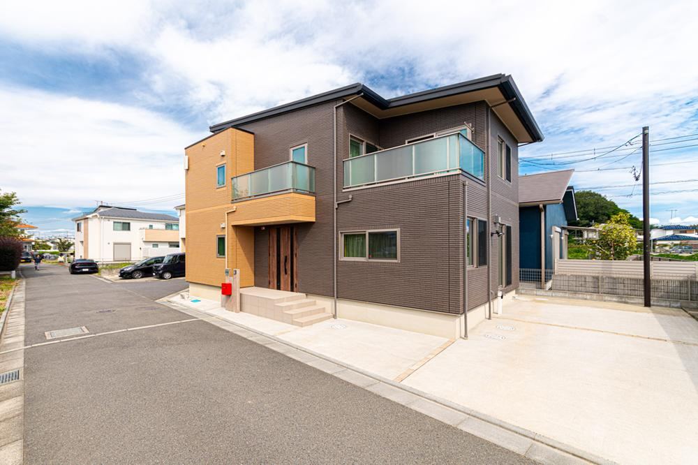 4LDK house in Samukawa, Koza District, Kanagawa - Photo 1