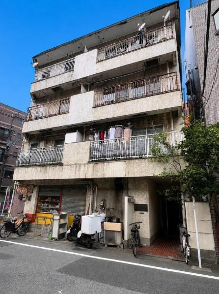 2K apartment in Adachi Ward, Tokyo - Photo 1