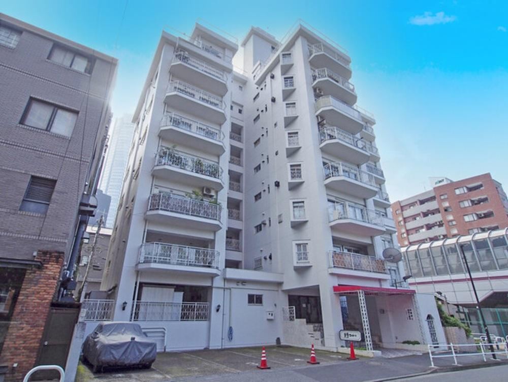 1LDK apartment in Minato Ward, Tokyo - Photo 1