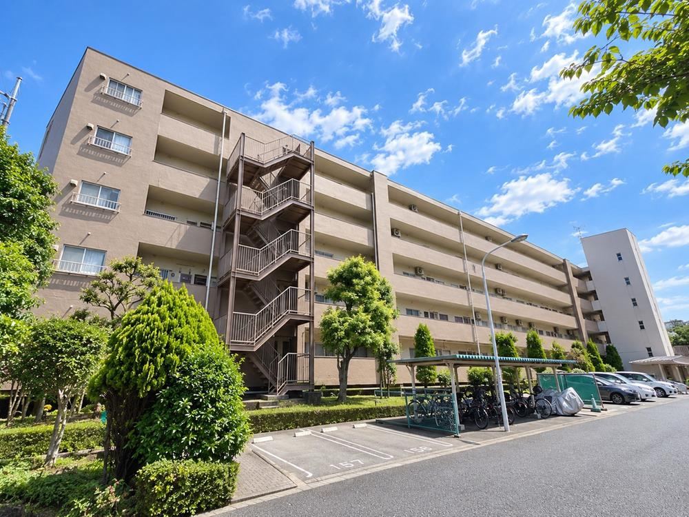 4LDK+S apartment in Kashiwa, Chiba - Photo 1