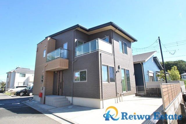 4LDK house in Samukawa, Koza District, Kanagawa - Photo 1