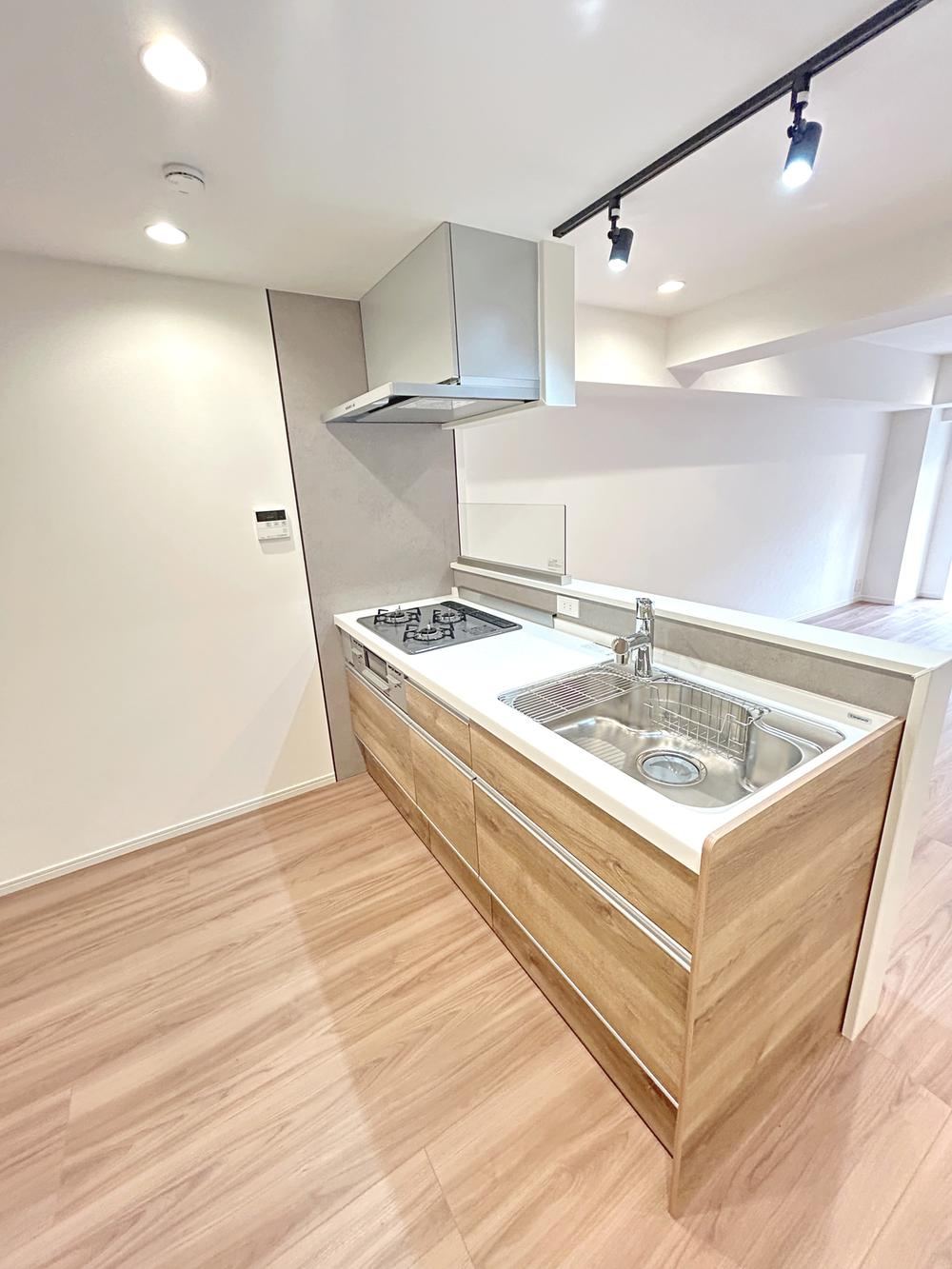 3LDK apartment in Konan Ward, Yokohama, Kanagawa - Photo 1