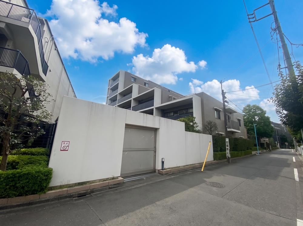3LDK apartment in Suginami Ward, Tokyo - Photo 1