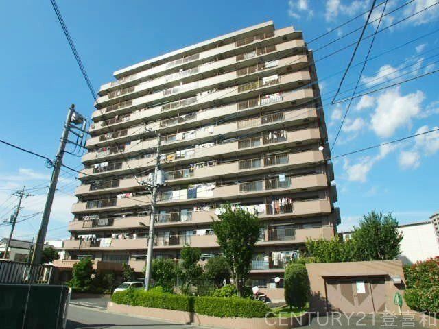 3LDK apartment in Asaka, Saitama - Photo 1