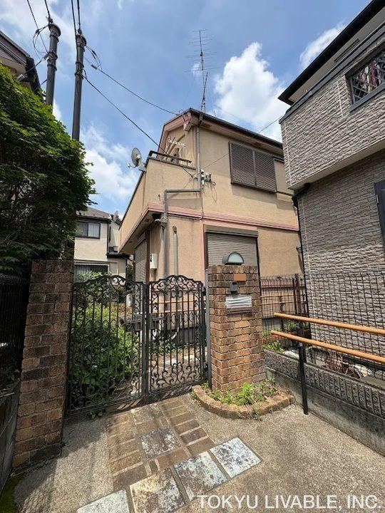 4LDK house in Suginami Ward, Tokyo - Photo 1