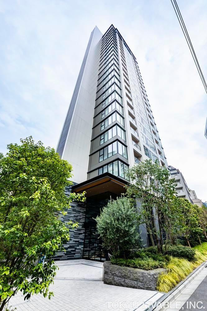 2LDK apartment in Chiyoda Ward, Tokyo - Photo 1