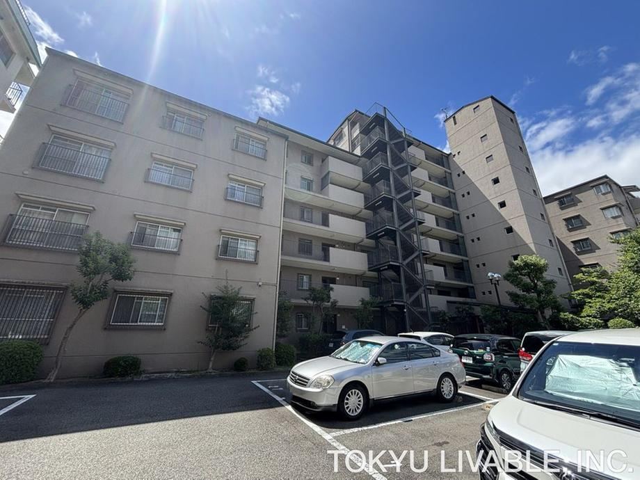 4LDK apartment in Mino, Osaka - Photo 1