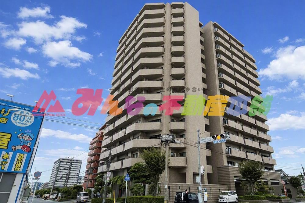 4LDK apartment in Kurume, Fukuoka - Photo 1