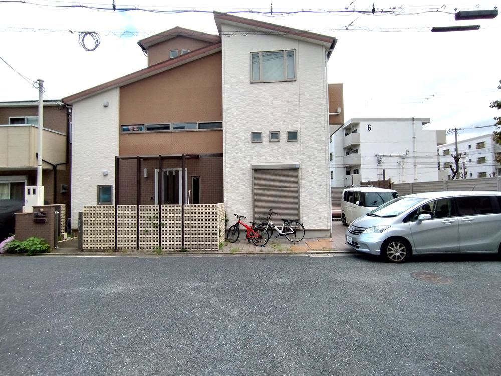 5LDK house in Kadoma, Osaka - Photo 1