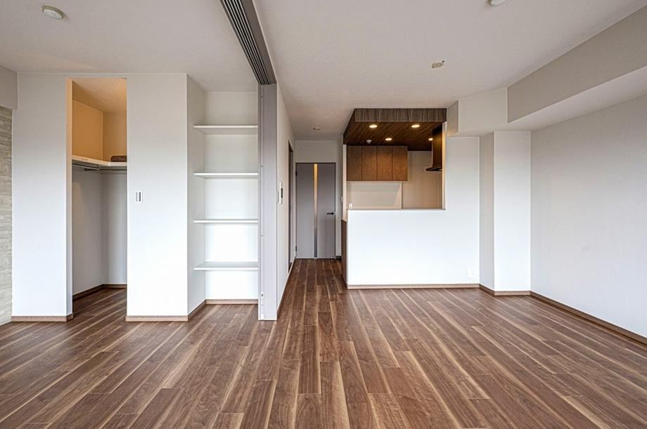 2LDK+S apartment in Nerima Ward, Tokyo - Photo 1
