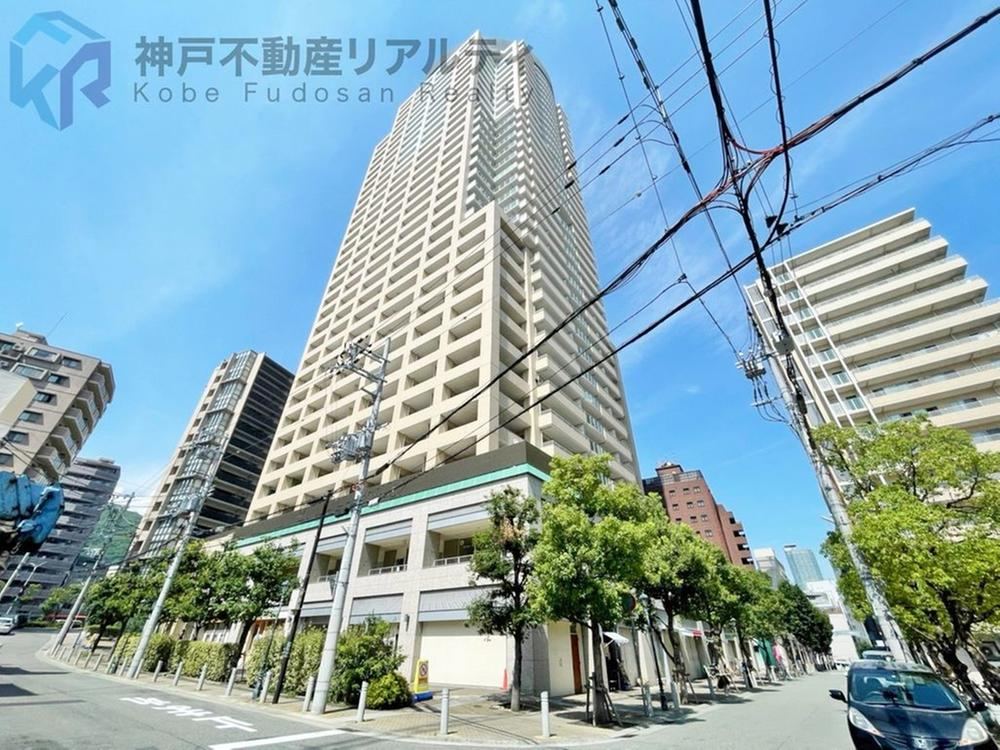 2LDK apartment in Chuo Ward, Kobe, Hyogo - Photo 1