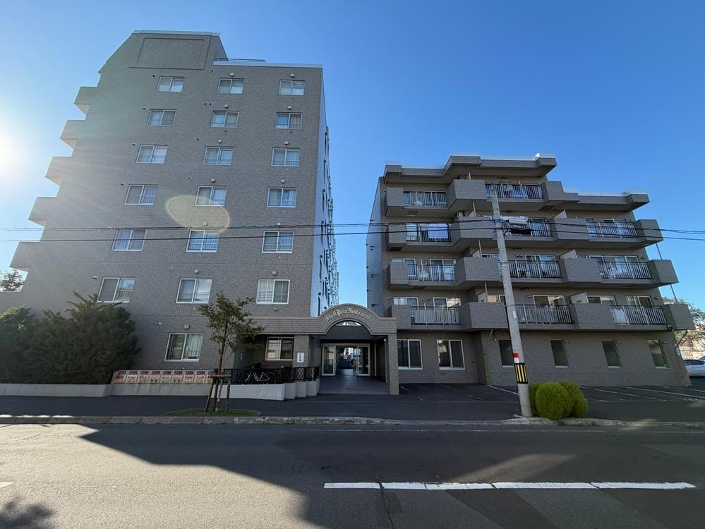 3LDK apartment in Kita Ward, Sapporo, Hokkaido - Photo 1