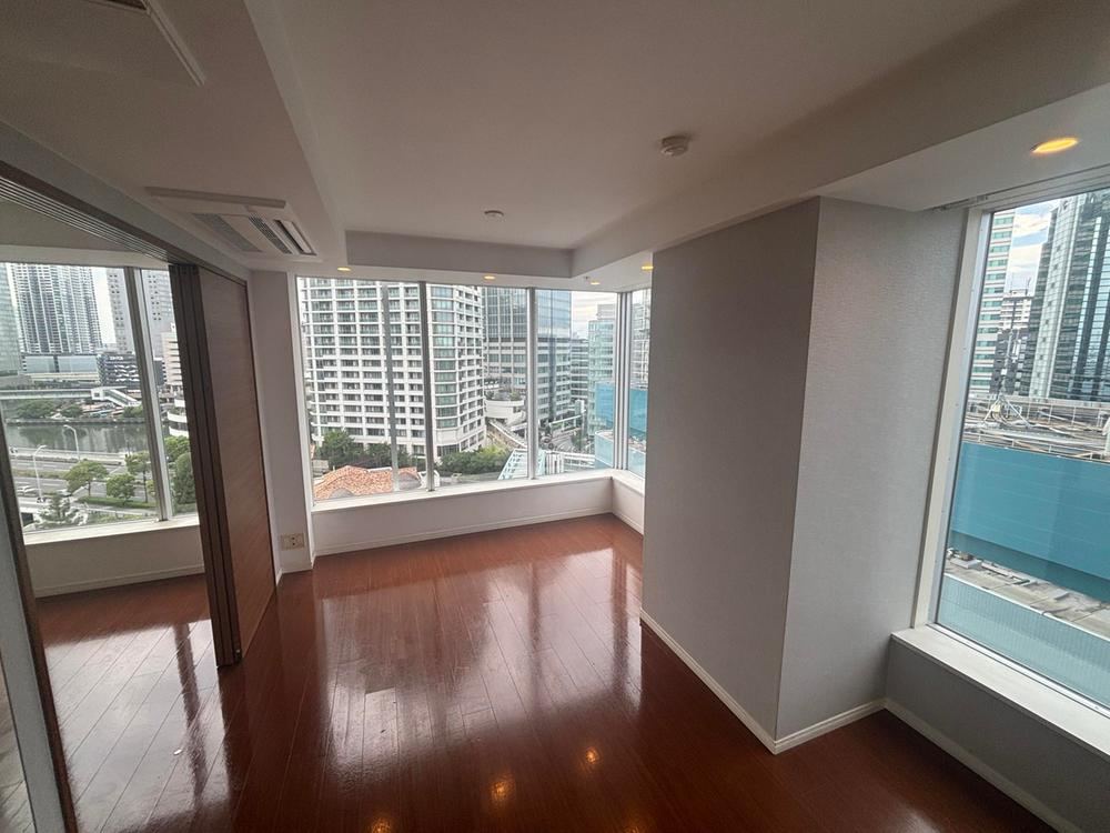 2LDK apartment in Kanagawa Ward, Yokohama, Kanagawa - Photo 1