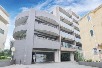 2LDK+S apartment in Hayama, Miura District