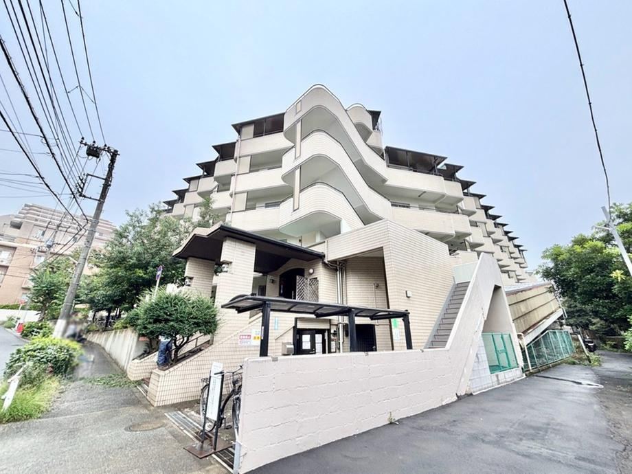 2LDK apartment in Itabashi Ward, Tokyo - Photo 1