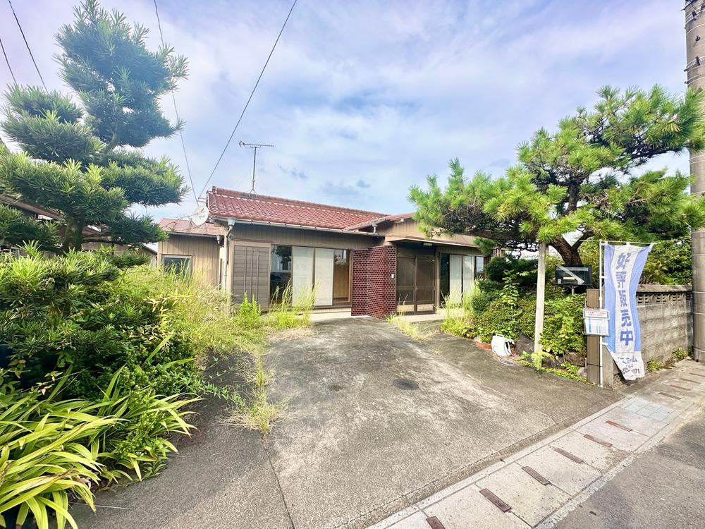4LDK house in Ichinomiya, Aichi - Photo 1
