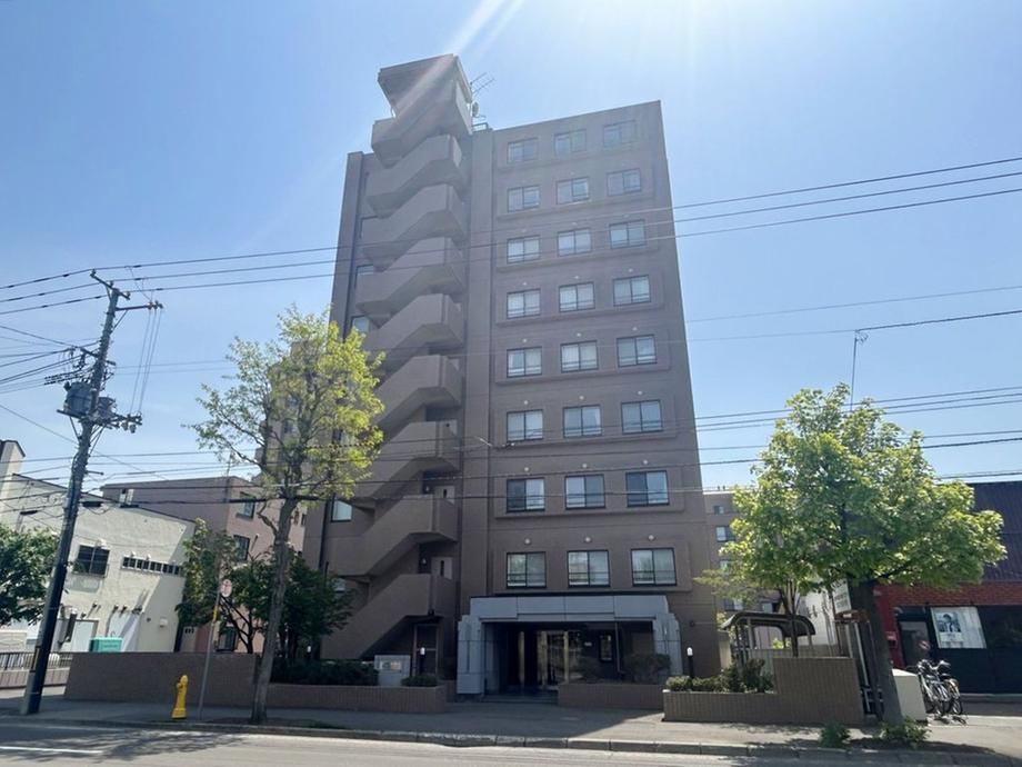 4LDK apartment in Chuo Ward, Sapporo, Hokkaido - Photo 1