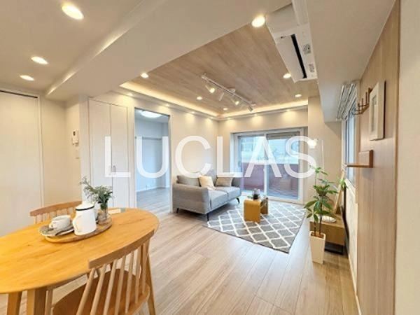 2LDK apartment in Toshima Ward, Tokyo - Photo 1