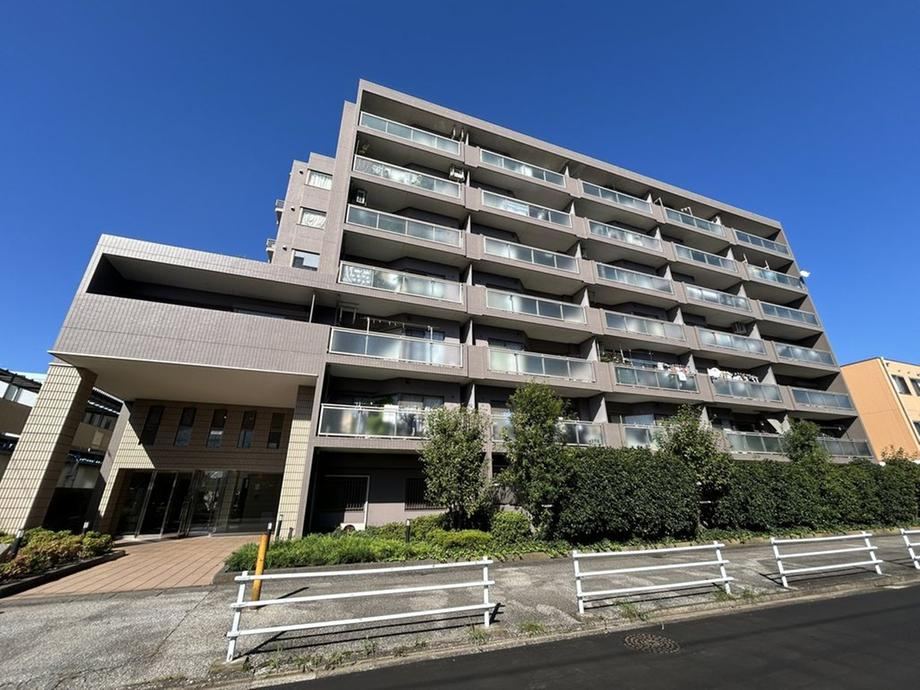 3LDK apartment in Funabashi, Chiba - Photo 1