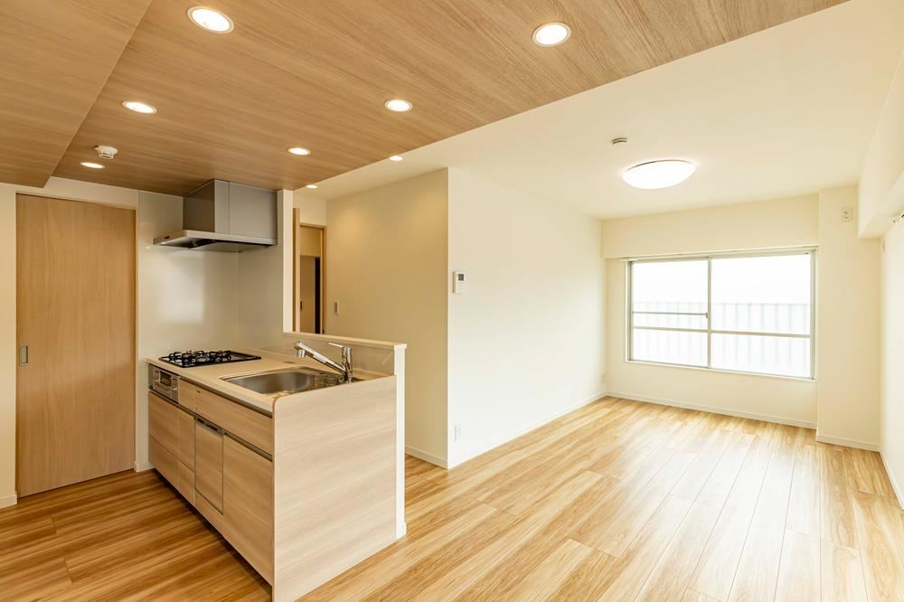 2LDK apartment in Tsurumi Ward, Yokohama, Kanagawa - Photo 1