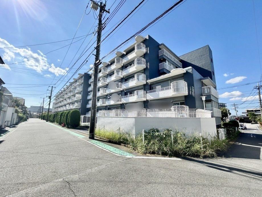 2LDK+S apartment in Minami Ward, Yokohama, Kanagawa - Photo 1