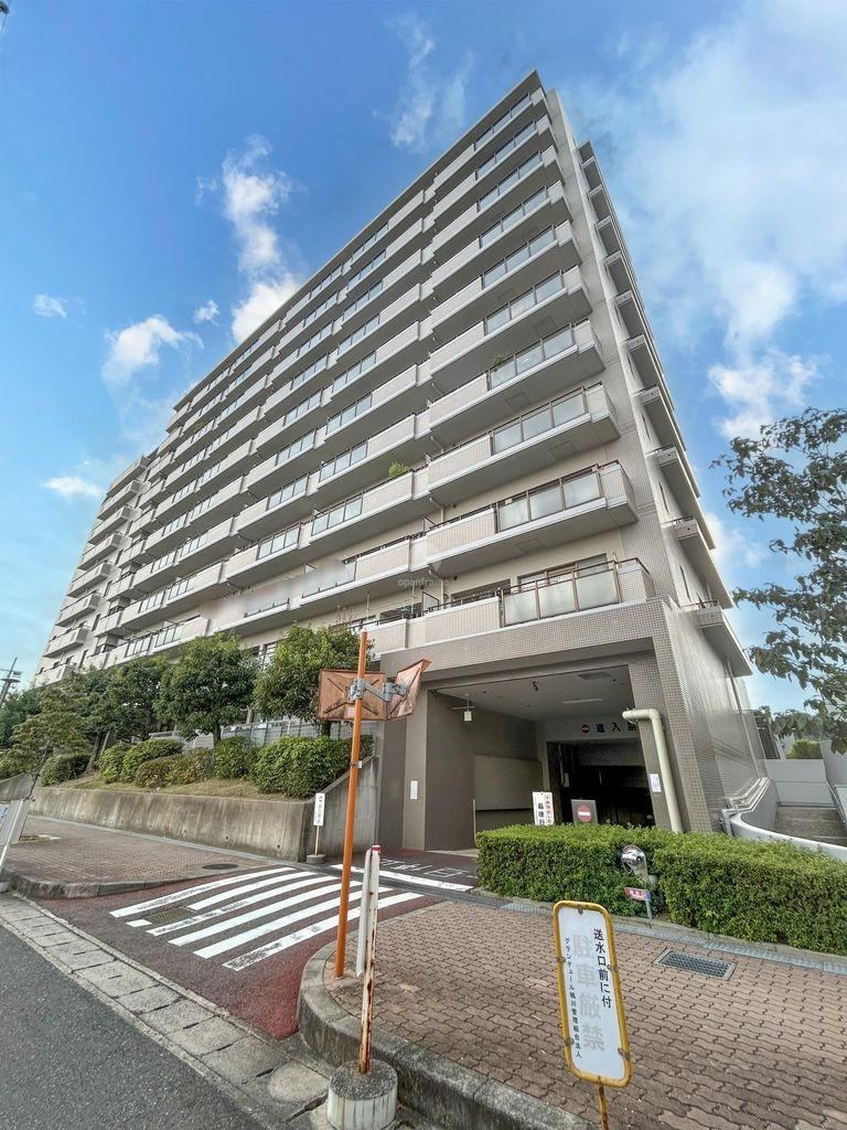 3LDK+S apartment in Fushimi Ward, Kyoto - Photo 1