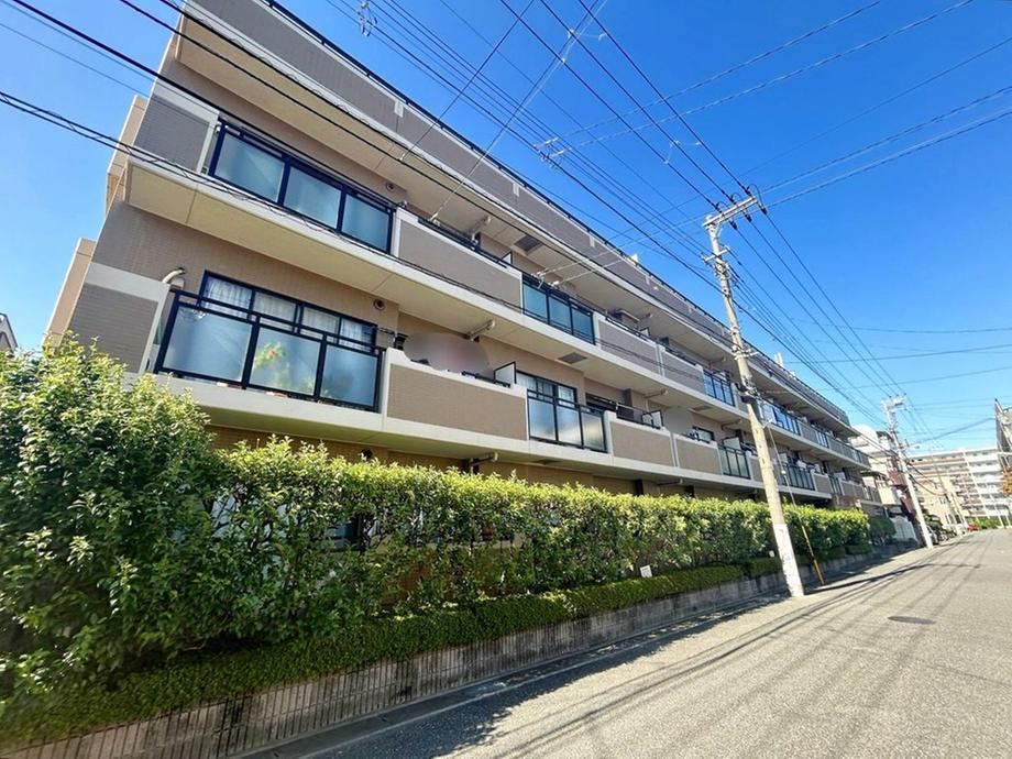 3LDK apartment in Ichikawa, Chiba - Photo 1