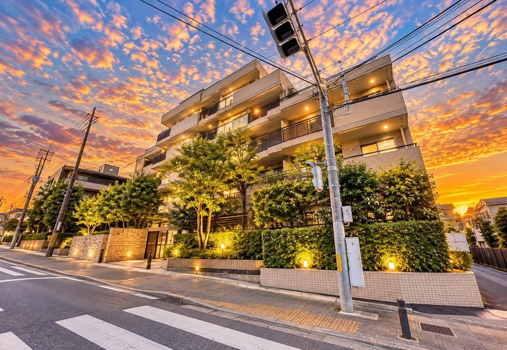 4LDK apartment in Funabashi, Chiba - Photo 1